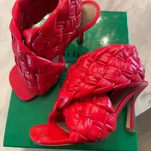 【美品】BOTTEGAVENETA スエードレッドシューズ**37** Bottega Veneta red leather square toe stretch sandals, 37.5